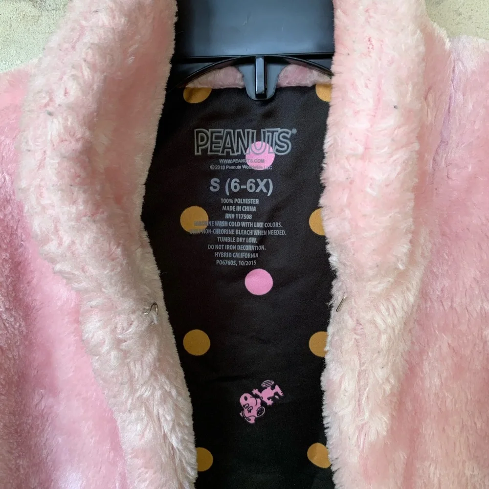 Peanuts kids  pink faux fur vest